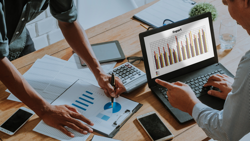 Interface numérique représentant la gestion des demandes et des projets dans une offre digitale structurée